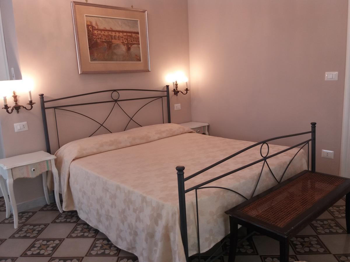 Antico Palazzo Spinola Frühstückspension Gallipoli